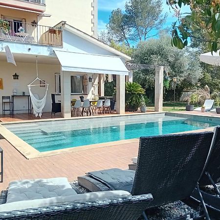 Les Canyes Cottage, Private Villa Resort Piera Luaran gambar